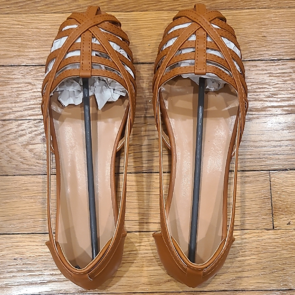 Shein- Women's Tan Strappy Flats Size 9